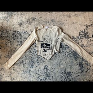 Long sleeve asymmetrical hem slim tee